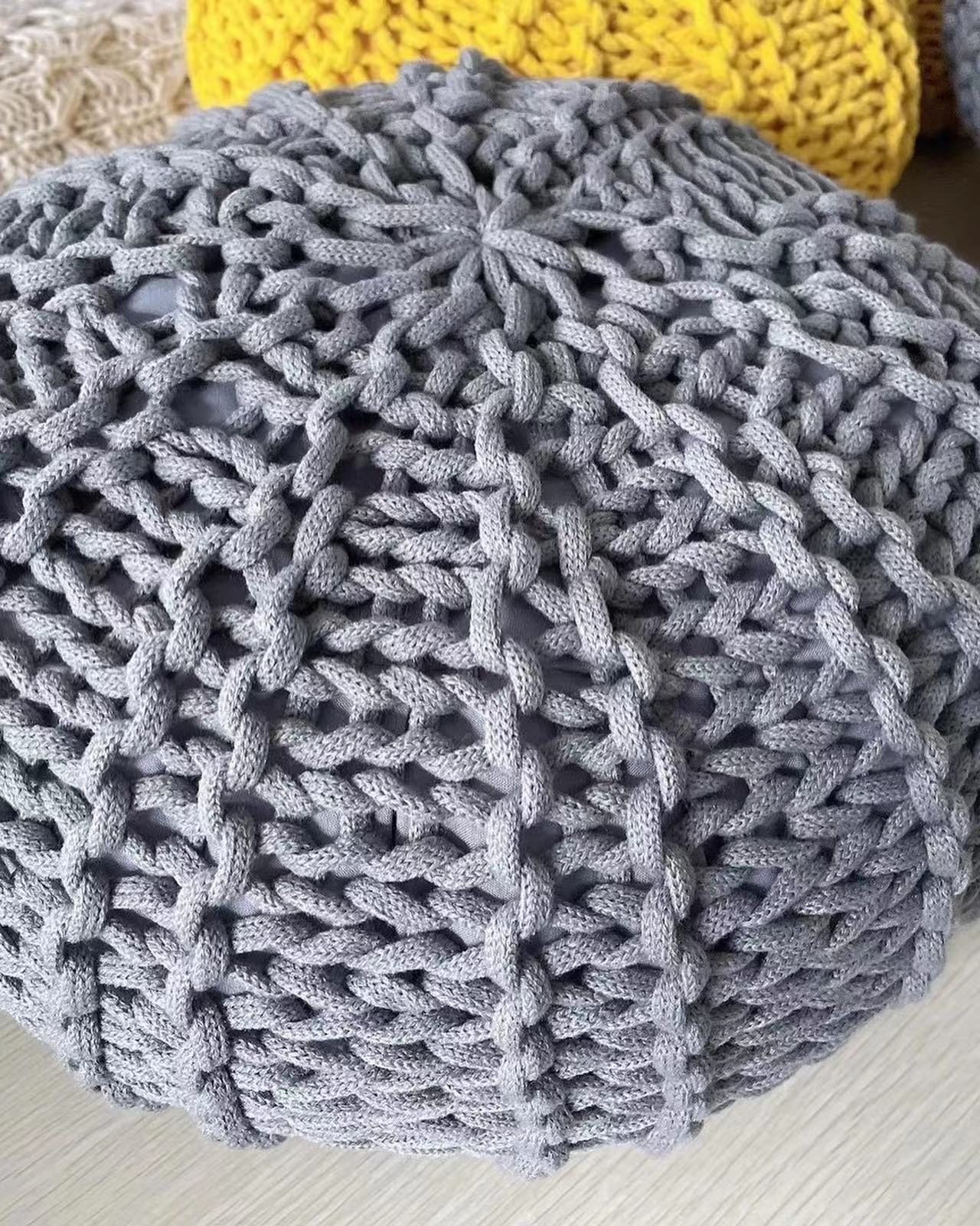 Knitted round pouf Ottoman