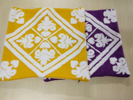 Knitted pillow